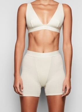 SKIMS NWT  Bone Color Cotton  Rib Boxer Soft Elastic Waistband Size Small